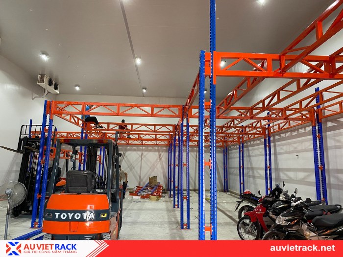 sàn thao tác kho lạnh